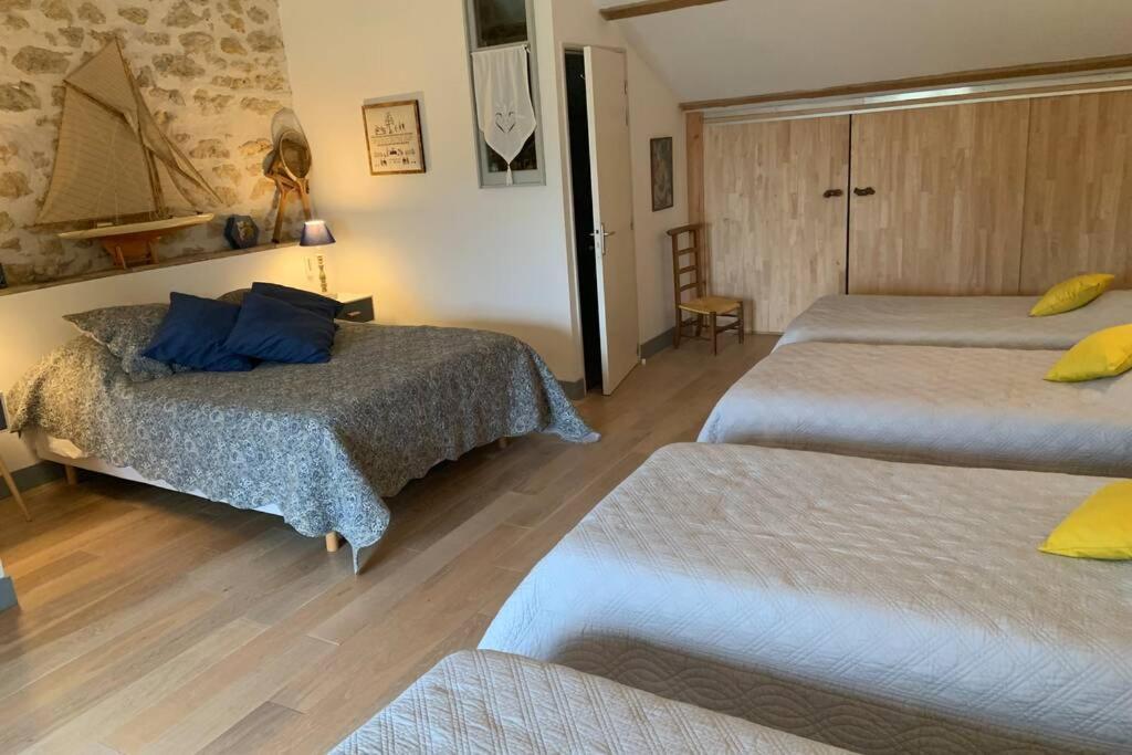 Villa Mas des Coudoulières avec piscine et jacuzzi à Roquemaure  Extérieur photo