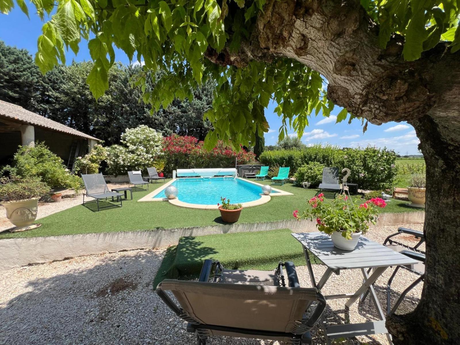 Villa Mas des Coudoulières avec piscine et jacuzzi à Roquemaure  Extérieur photo