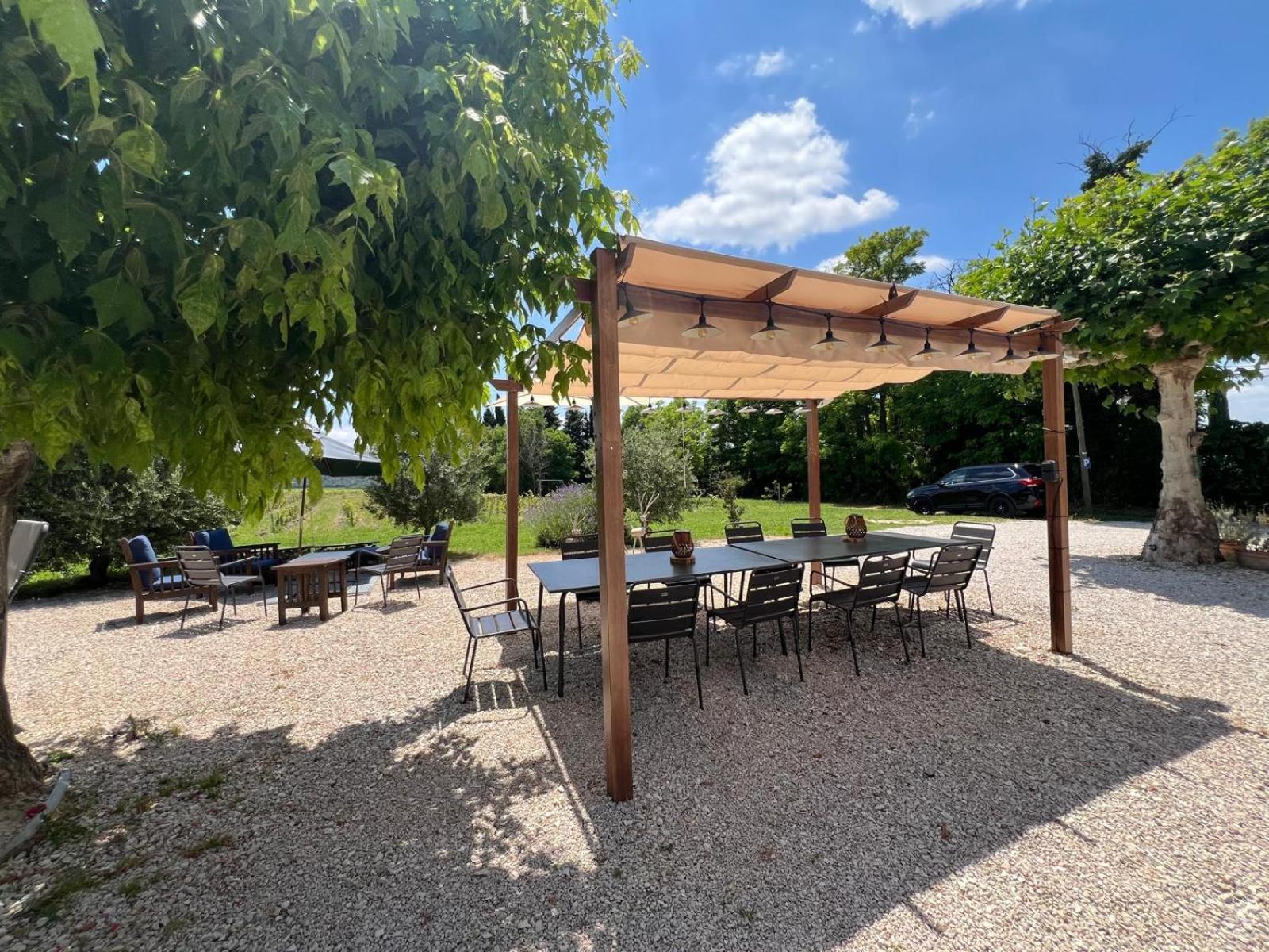 Villa Mas des Coudoulières avec piscine et jacuzzi à Roquemaure  Extérieur photo